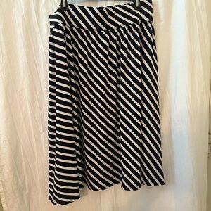 Size 26/28 Lane Bryant Skirt
